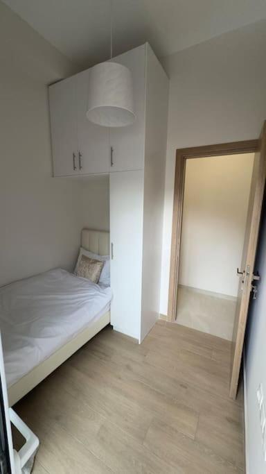 New Center Apartment Near Metro أثينا المظهر الخارجي الصورة