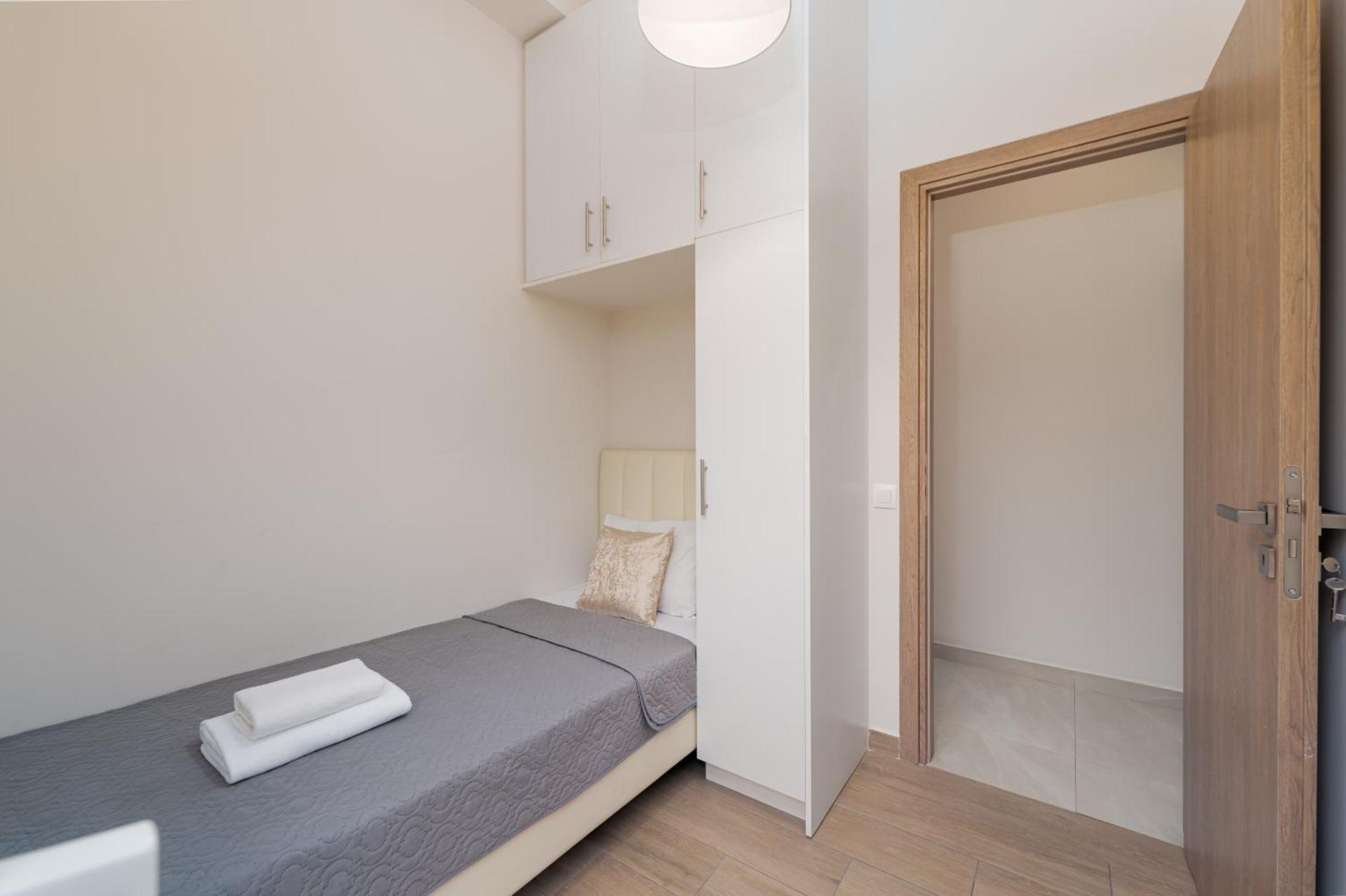 New Center Apartment Near Metro أثينا المظهر الخارجي الصورة